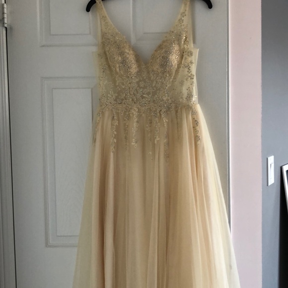 Prom dress - Picture 2 of 2